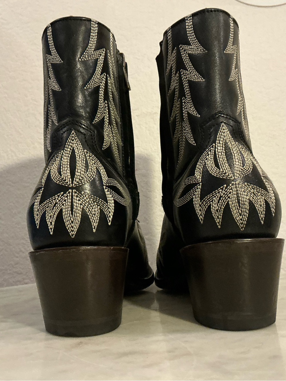 Stetson Black Ankle Western Boots with White Stitching Wm Sz 8.5 - Picture 9 of 17